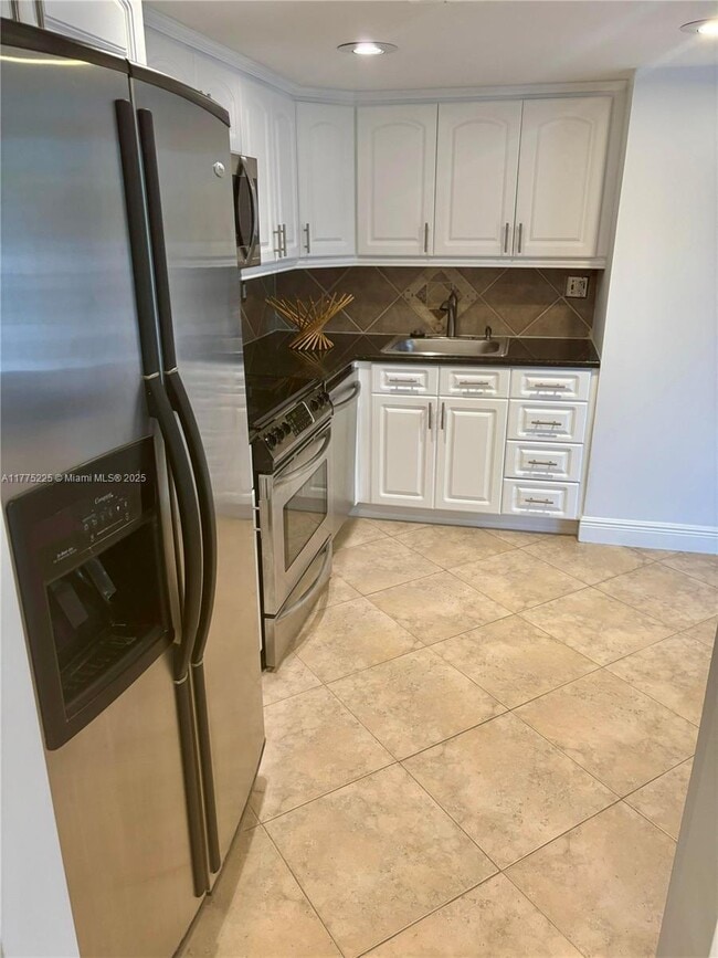 Photo - 2025 Brickell Ave Unit 605