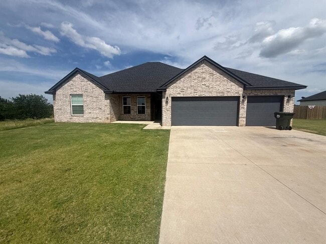 Building Photo - 9544 Monterey Dr