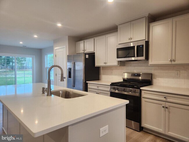 Photo - 377 Waterside Sq