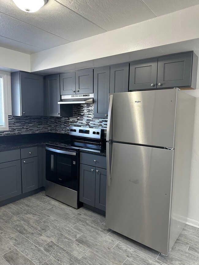 1408 Carol St Unit TWO BEDROOM - 3C