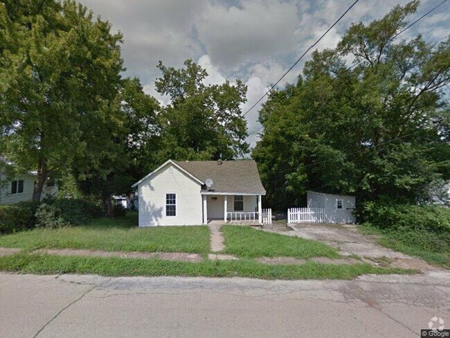 Building Photo - Coming Soon! Investor Special! In town - $... Rental