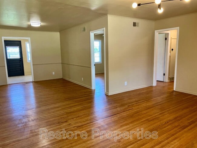 Photo - 1045 E 53rd Pl