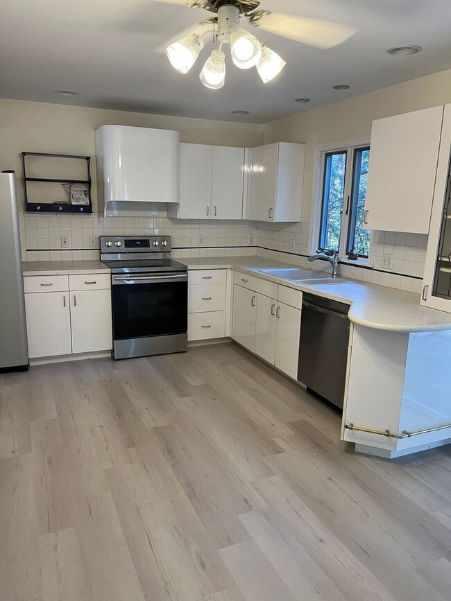 3 BR Mattapoisett Home - 3 BR Mattapoisett Home