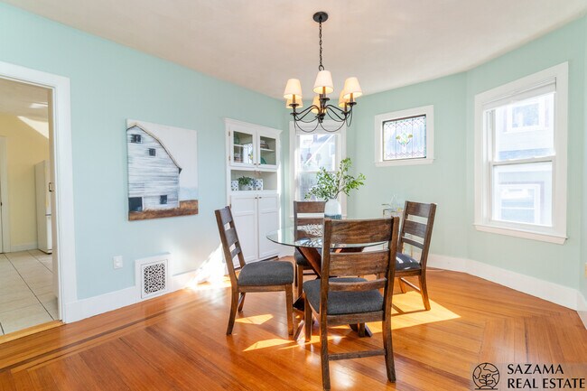 Photo - 23 Wenham St Unit 2