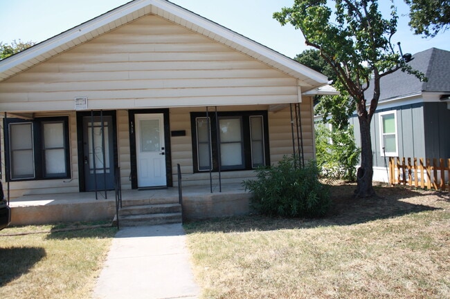 Photo - 1317 Avenue C