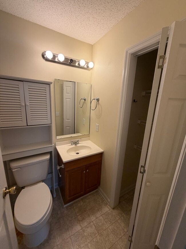 Photo - 2 Bed, 2 Bath Condo Available