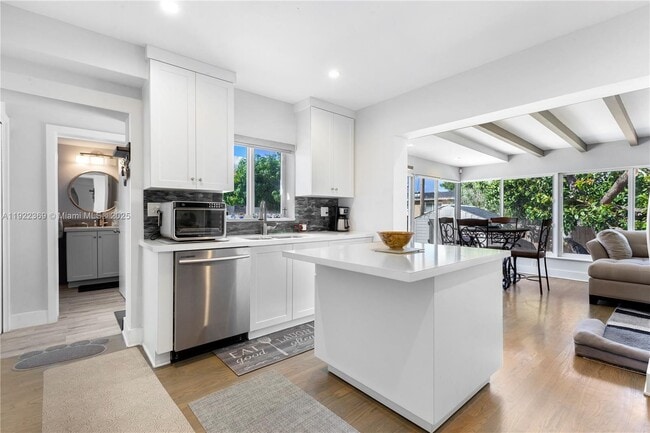 Photo - 7915 SW 23rd St