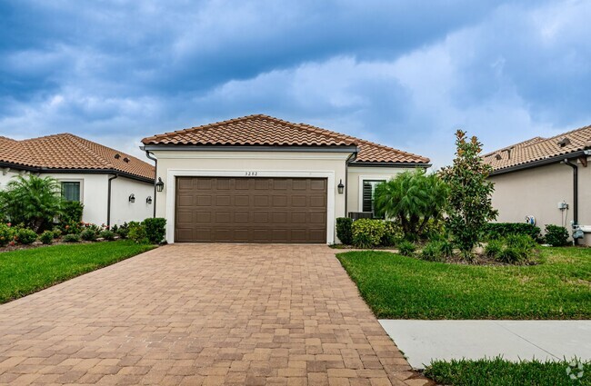 Building Photo - Beautiful Pool home in Starkey Ranch