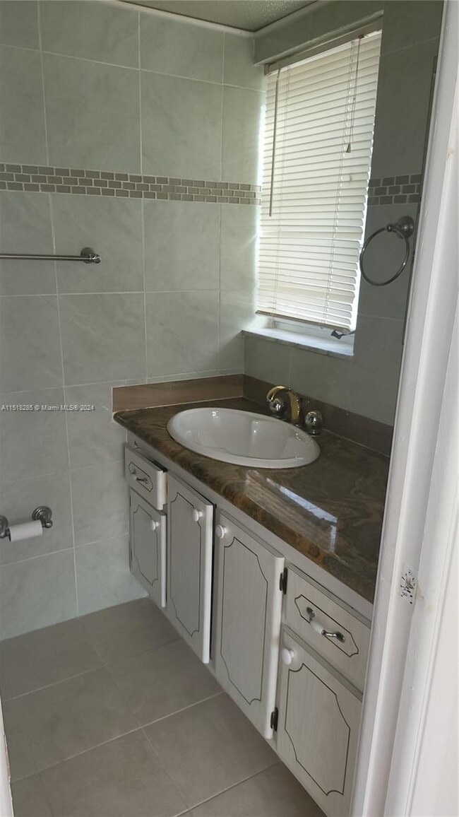 Photo - 1001 NE 14th Ave Unit 201