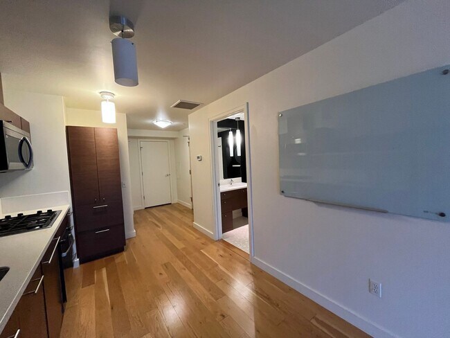 Photo - Beautiful Studio W/ View - The John Ross B... Unit 1816