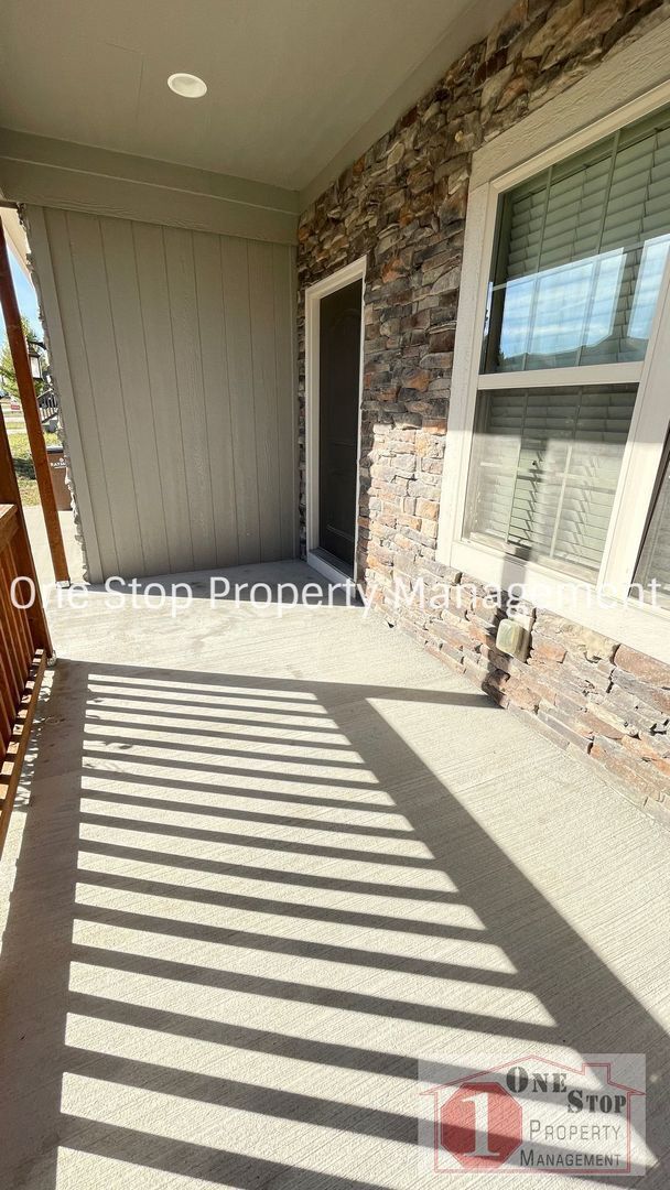 Photo - Gorgeous 4 bedroom, 2.5 bath home in Raymore!