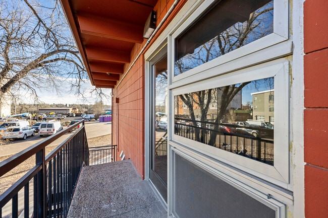 Building Photo - 415 S Weber St Unit 1