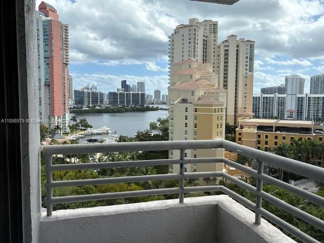 Photo - 3300 NE 191st St Unidad 1518