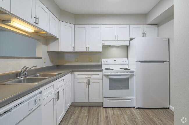 3 BR, 2 BA - Kitchen - Town Center Apartments