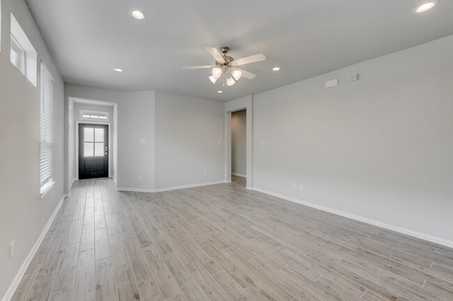 Photo - 1229 Red Hills Dr