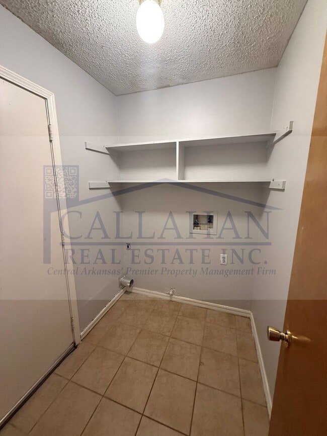 Photo - 115 Chiliwood Ln Unit B