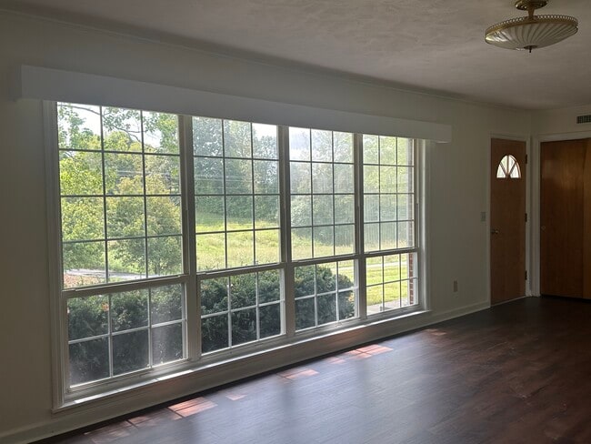 Photo - 3610 Warrensburg Rd