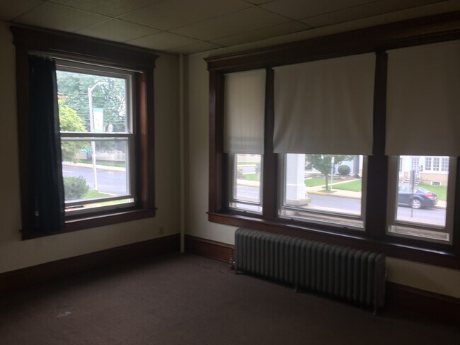 Photo - 149 E Main St Unit 3