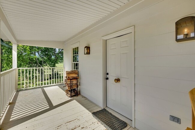 Photo - 265+ acre horse farm in Leipers Fork, TN