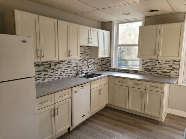 Building Photo - 5148 Butler St Unit 2