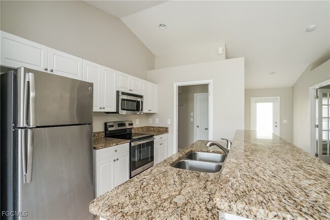 Photo - 769 Gaylord Ave S