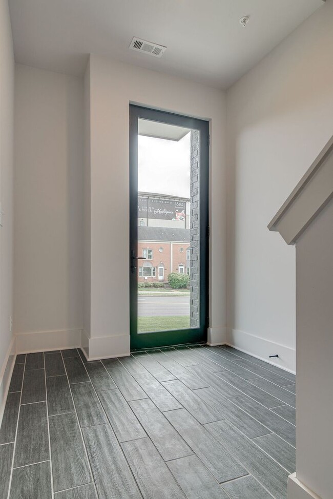 Photo - 4 Bedroom Rental in Hillsboro Village!