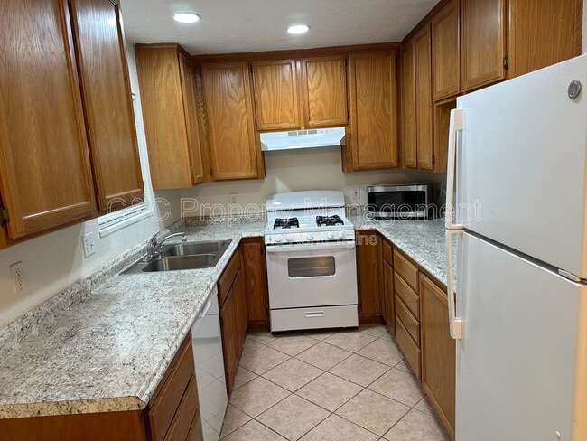 Photo - 6671 Graham Cir