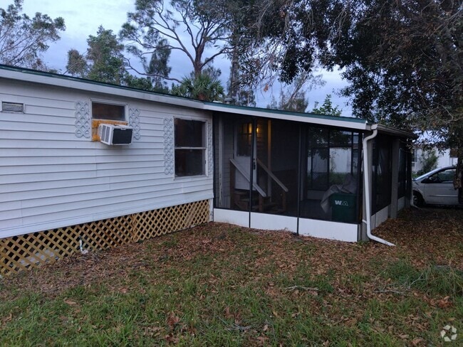 Building Photo - 15474 Mapletree Dr Rental