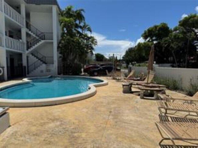 Photo - 6200 NE 22nd Way Unidad 311