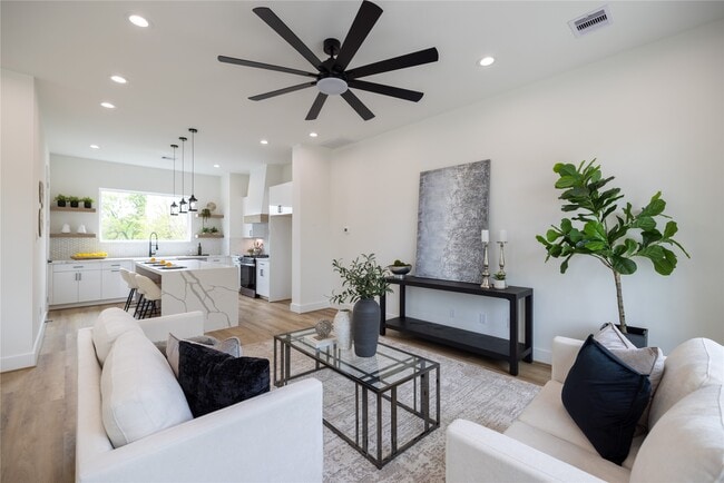 Photo - 4008 Yellowstone Blvd