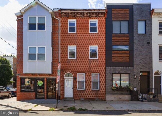 Building Photo - 2302 Christian St Rental