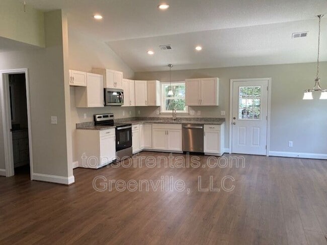 Photo - 182 Sherwood Dr