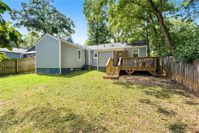 Photo - 1416 Graymont Dr SW