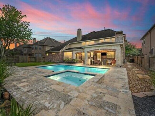 5923 Dillon Creek Ln