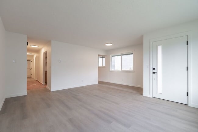 Photo - Crowne Pointe Apartment Homes