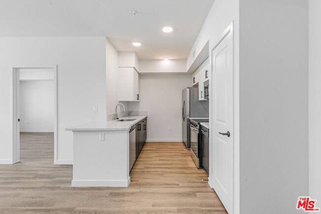 Photo - 10824 Blix St Unidad 407