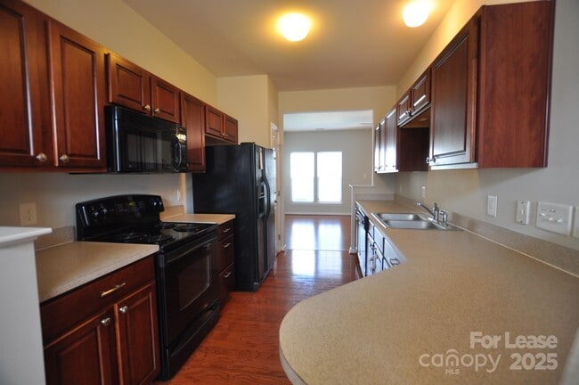 Photo - 4923 Sunburst Ln