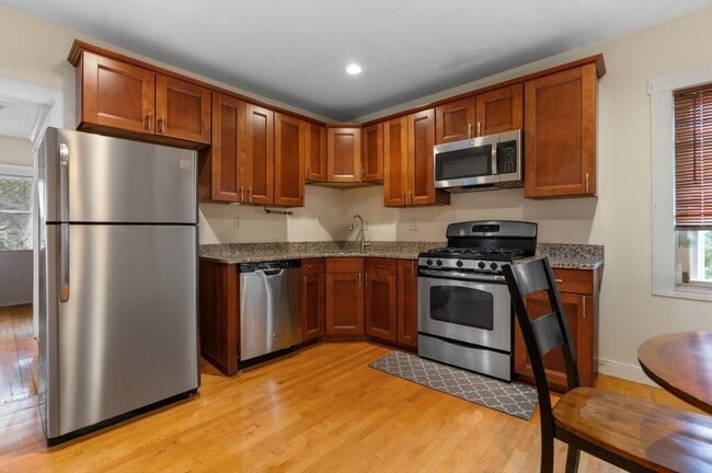 Photo - 79-81-81 Vernon St