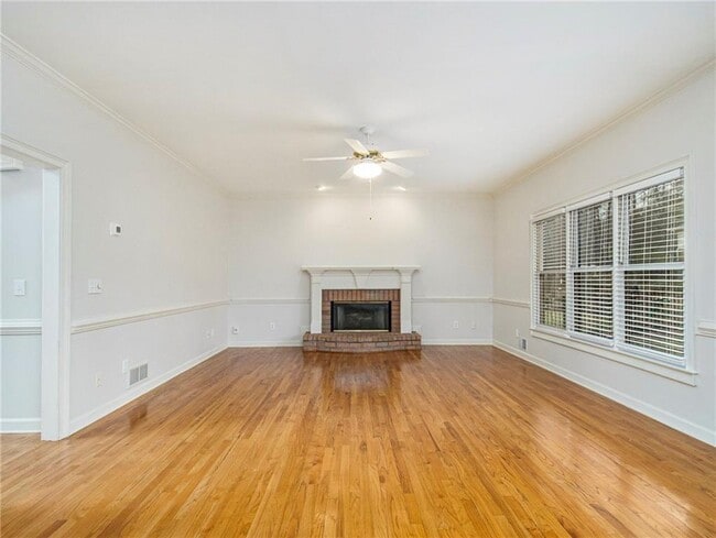 Photo - 1245 Denmark Dr SW