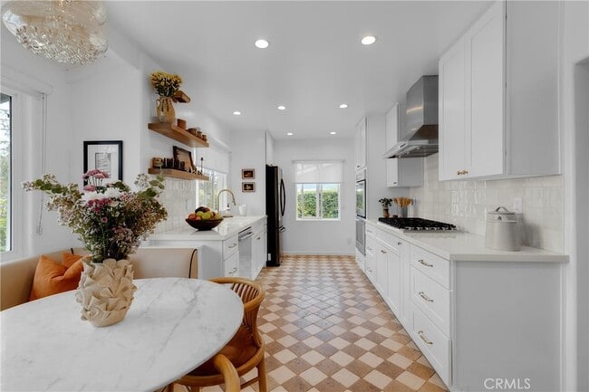 Photo - 23936 Nomar St