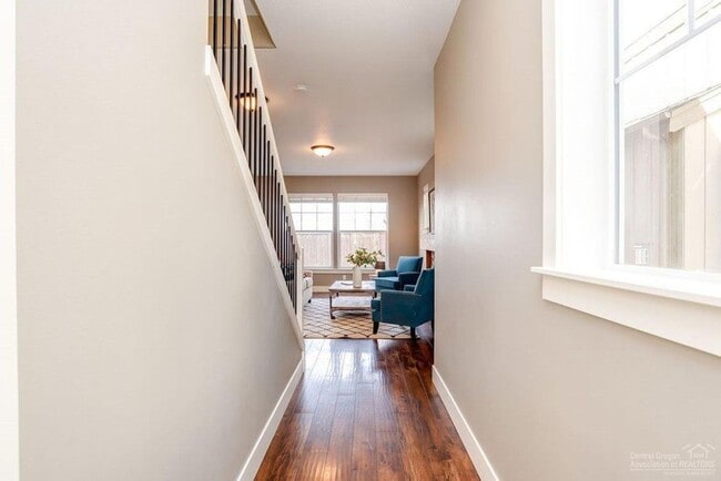 Photo - 3 Bedroom + Flex Space in Central Location - Close to Old Mill!