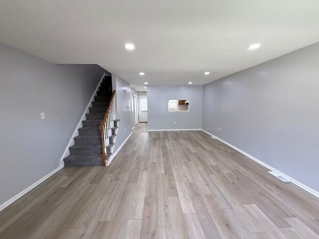 Photo - 502 S Logan Ave