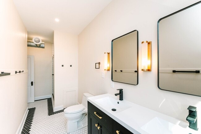 Building Photo - 911 Galveston Ave Unit GA - 2F