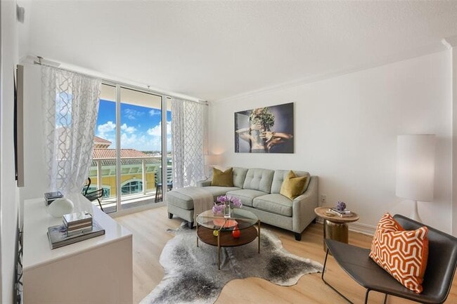 Building Photo - 350 SE 2nd St Unit 1580 Rental