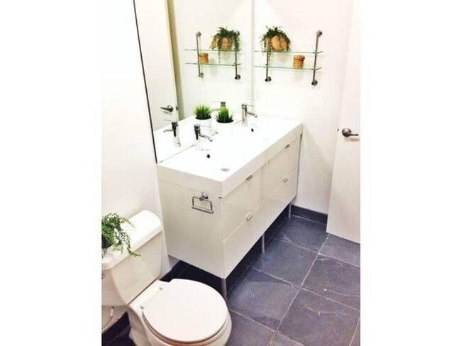 Photo - 2514 London St Unit 2514