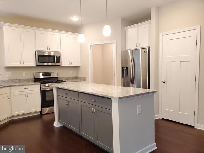 Building Photo - 142 Little Whim Rd