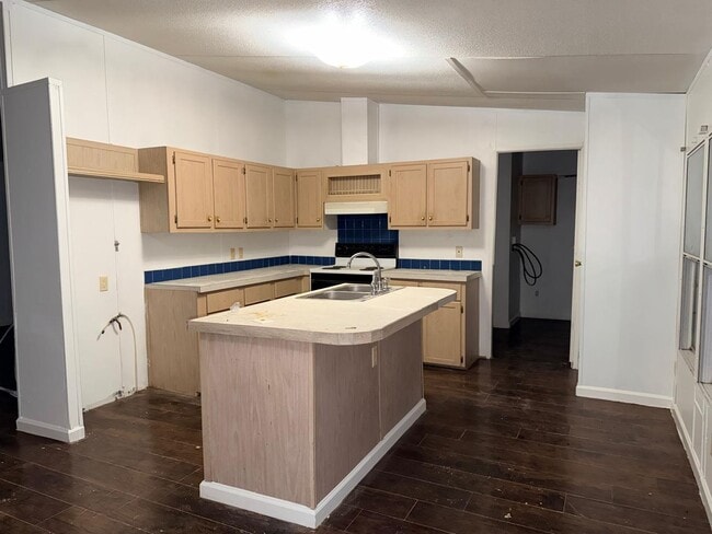 732 Hidden Oaks Dr