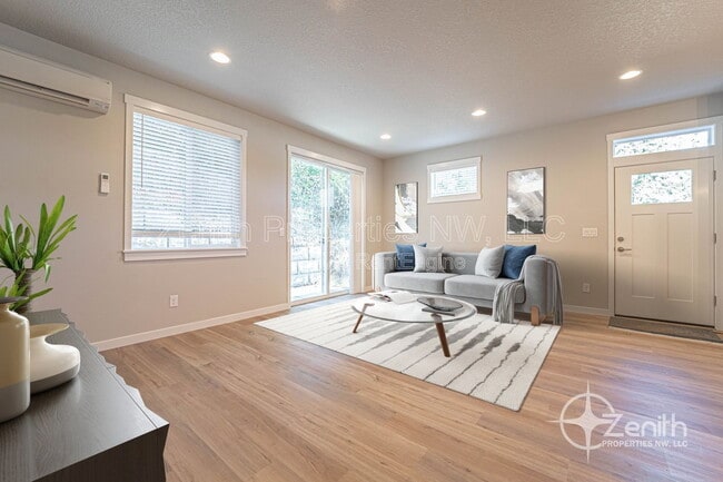 Photo - 4916 NE 2nd Ct