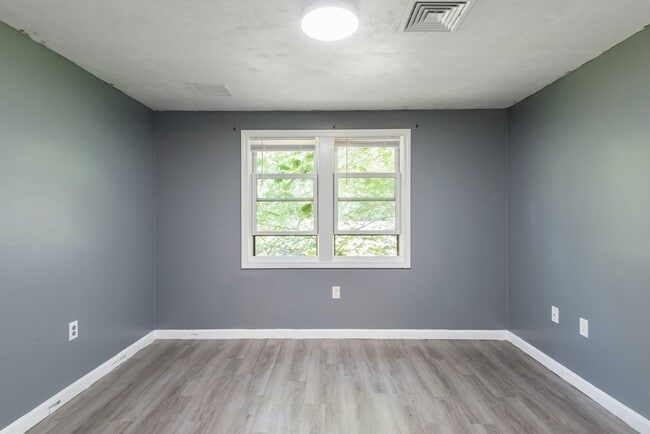 Photo - 483 Liberty St