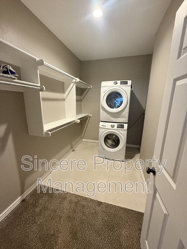 Photo - 2225 N Gatewood Ave Unidad Apt. C